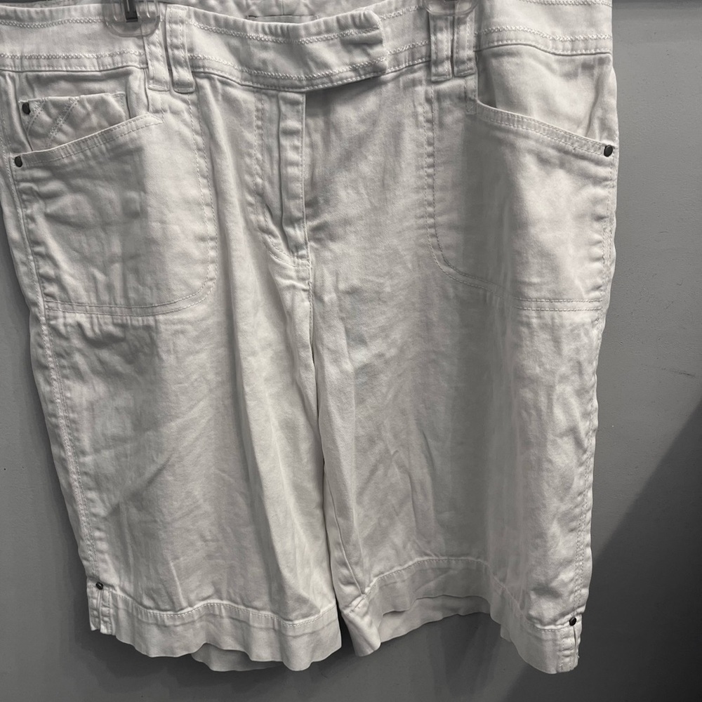 Dressbarn Women's White Bermuda Shorts